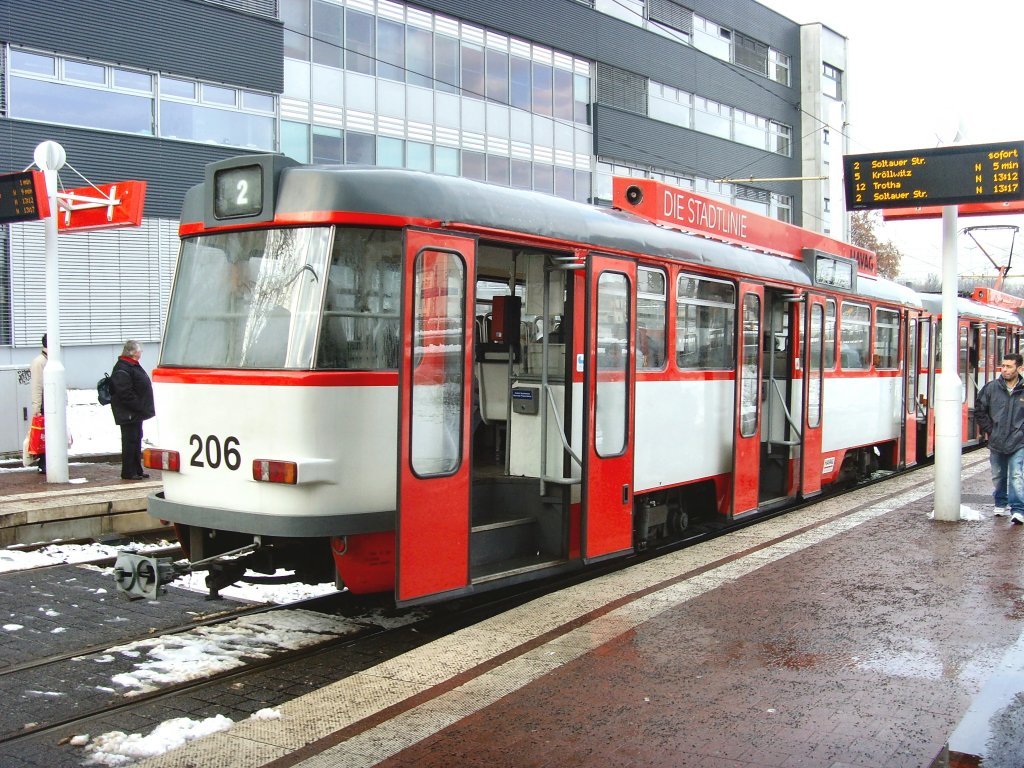 Beiwagen 206 des tatra-Zuges T4, Halle Saale Hst. Hauptbahnhof am 23.12.2009