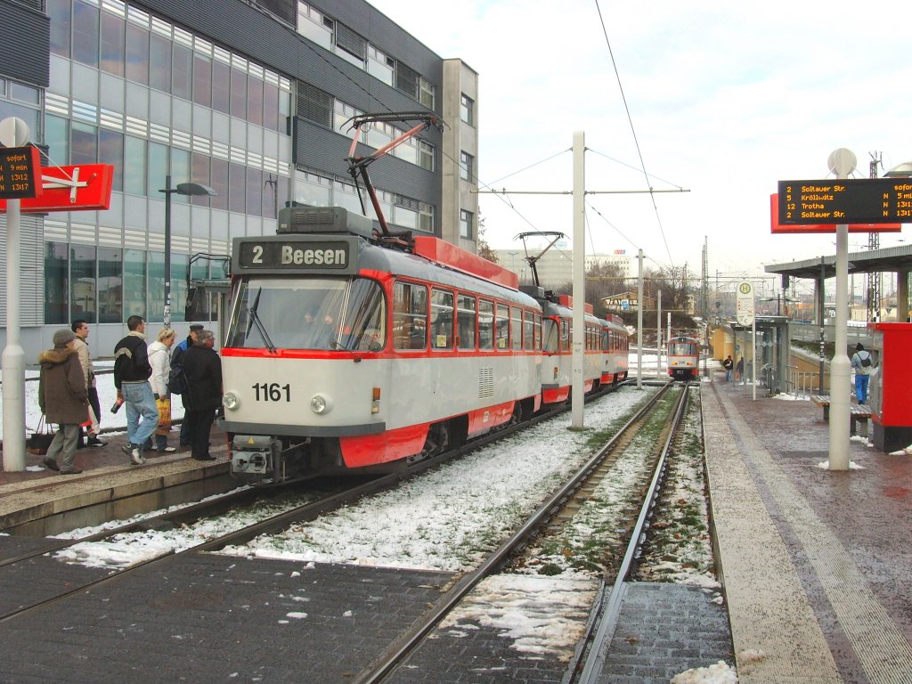 Tatra-Zug am Hauptbahnhof Halle/Saale, 23.12.2009