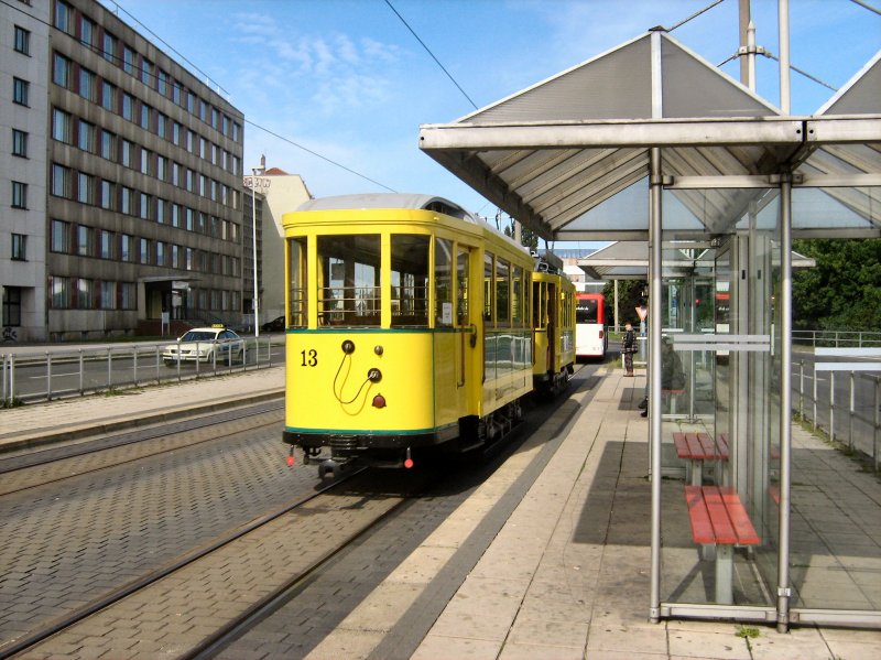 Blick auf den Bw 13 des hist. Strassenbahnzuges, Cottbus Hauptbahnhof 6.6.2009