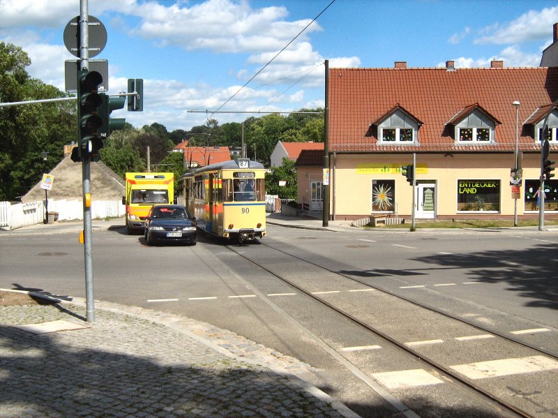 Gotha-Zug mit Bw 90 an der Kreuzung in Woltersdorf, 23.5.2009