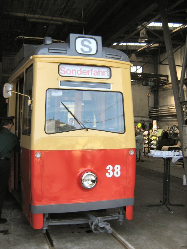 LOWA-TW 54 in der Wagenhalle, altes depot Bachgasse - 9. 5. 2009