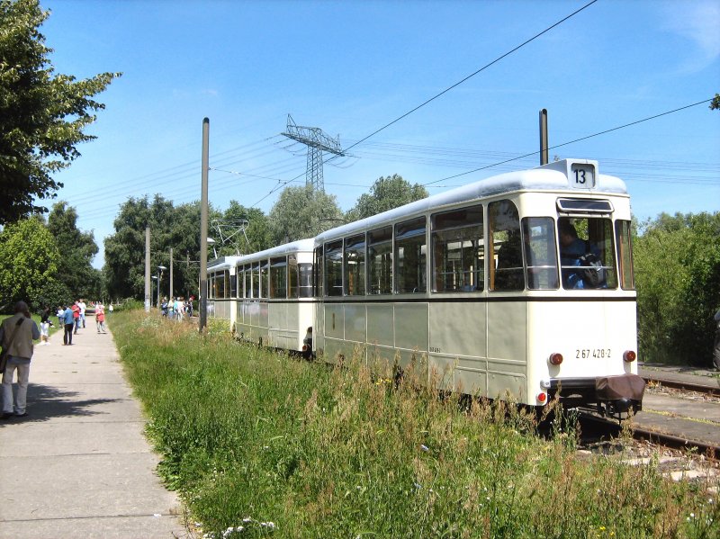 Reko-Zug mit zwei Beiwagen in Marzahn,Schleife Wuhletalstrasse
