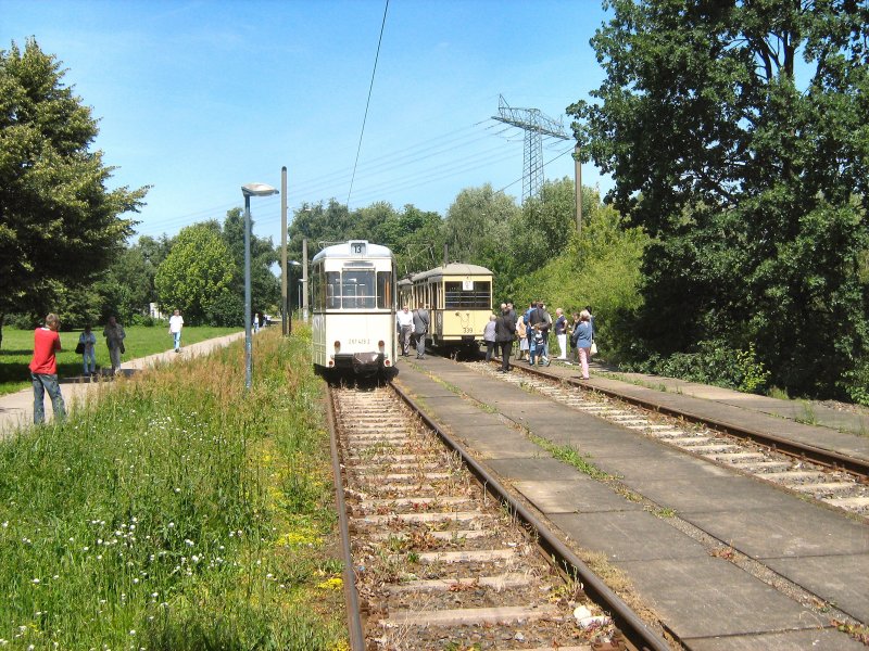 REKO-Zug und T20/B20-Zug in der Schleife Wuhletalstrasse,Berlin-Marzahn 14.6.2009