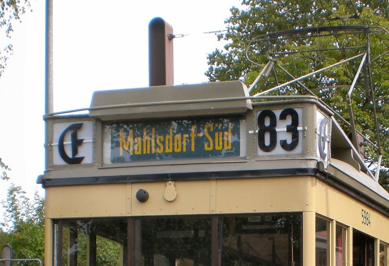 T24 mit Beschilderung als Linie 83E Mahlsdorf Sd, berlin 9. August 2009