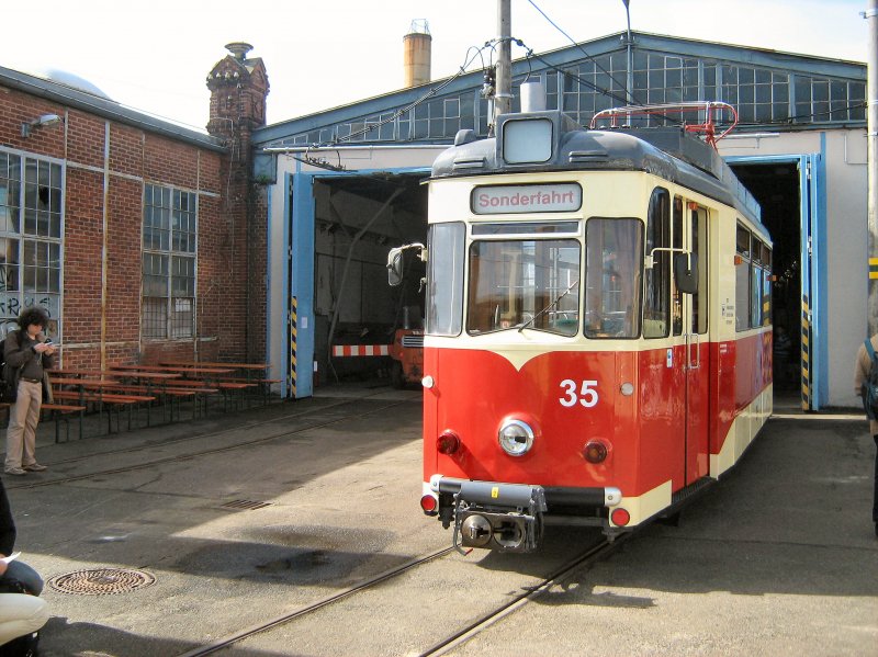 Tw 35 bereit zur Sonderfahrt, altes Depot Bachgasse - Mai 2009