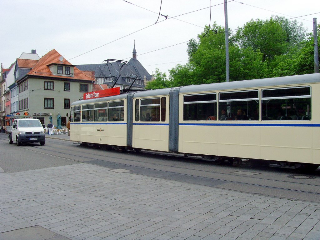 Gelenkzug in der Schlsserstrasse, Mai 2010