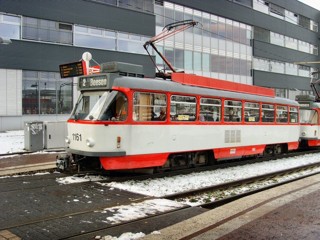 Tw 1161 noch im Einsatz, Halle/Saale am 23.12.2009