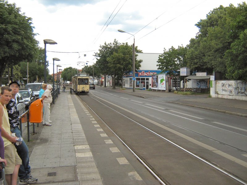 Strassenbahnzug mit Tw 5984 am S-Bhf. Kpenick, Sommer 2007